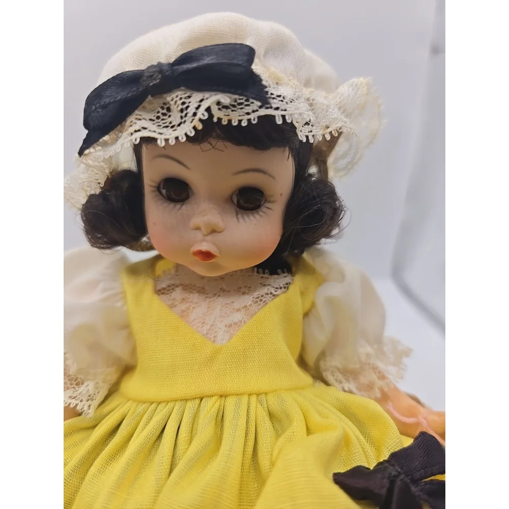 FRANCE DOLL‎ #590 8 Inch ~Madame Alexander~ 1975 INTERNATIONAL SERIES New In Box